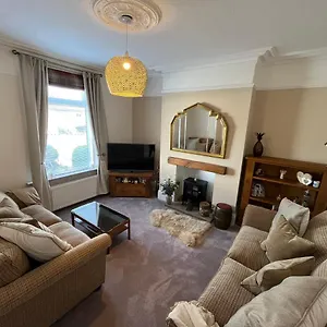 https://beautiful-3-bedroom-home-entire-house.yorkshirehotels.net