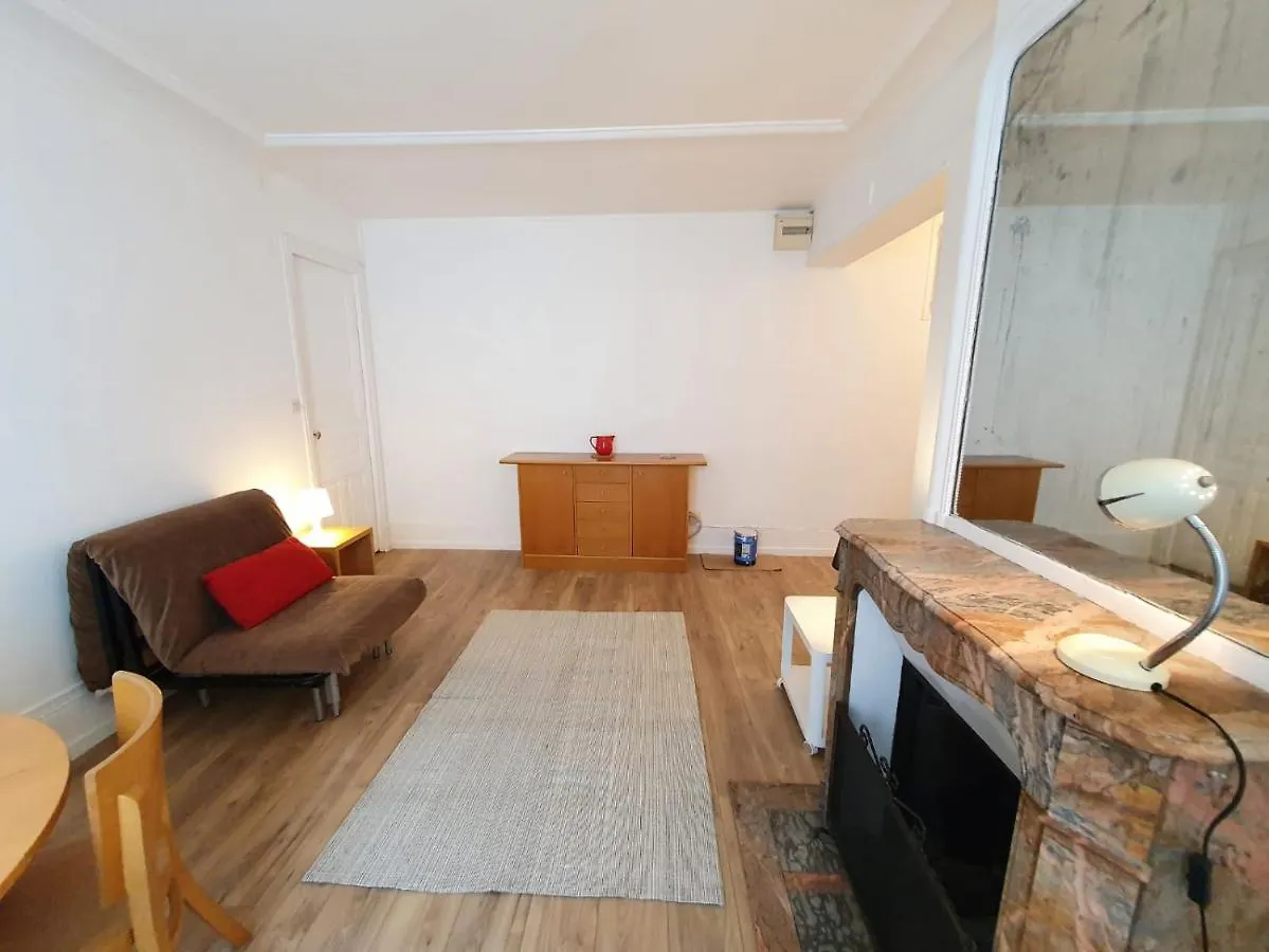 Home Sweet Home Sacre-Coeur Trudaine Paris 0*,  France
